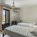 Apartment Xenios *