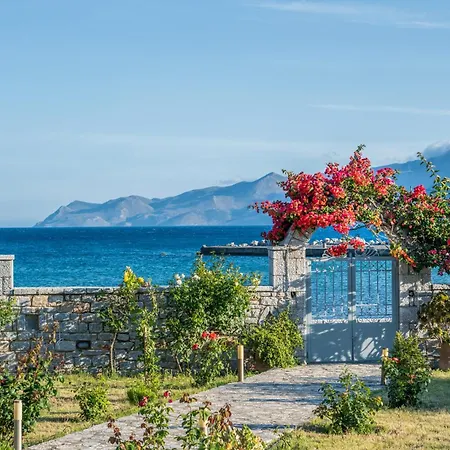 شقة Xenios كوتروناس