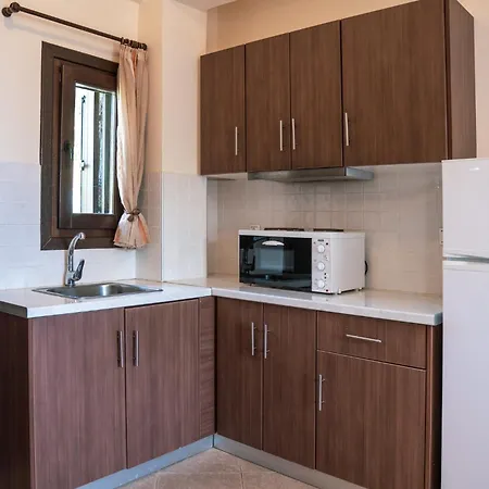 Xenios * קוטרונאס